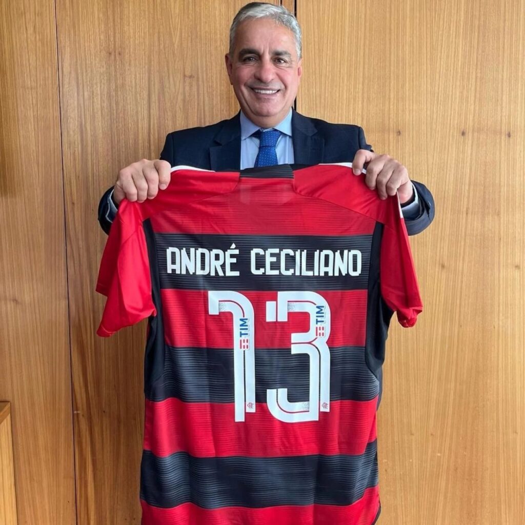 André Ceciliano vaza fotos do novo uniforme do Flamengo em parceria com a Adidas