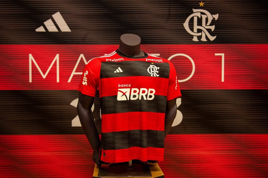 Camisa do Flamengo terá reajuste no preço a partir do meio do ano