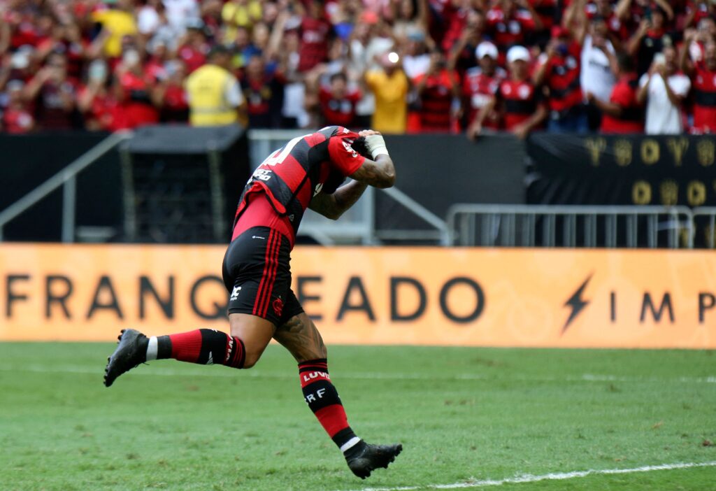 Gabigol comemora gol pelo Flamengo