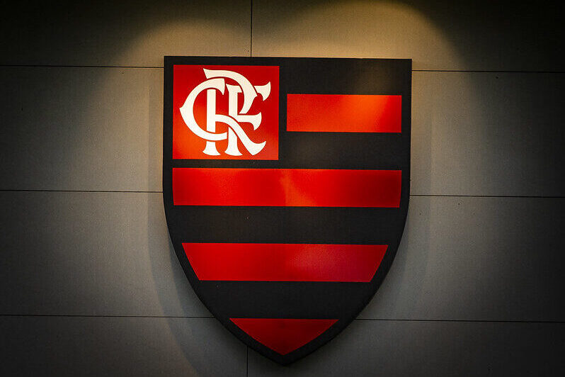 Escudo do Flamengo; Rubro-Negro acusa segurança do clube de tentar intimidar após protestos contra Rodolfo Landim no Maracanã