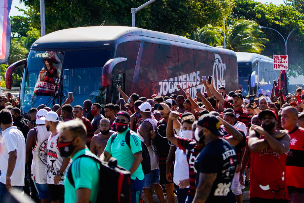 Torcedores do Flamengo em AeroFla antes da 38ª rodada do Brasileirão 2020