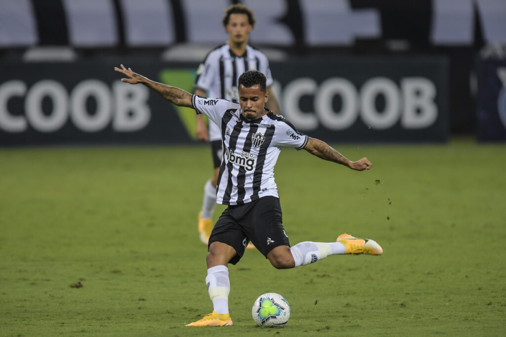 Allan em jogo do Atlético-MG; jogador está na mira do Flamengo, Filipe Luís, Vidal e as últimas notícias