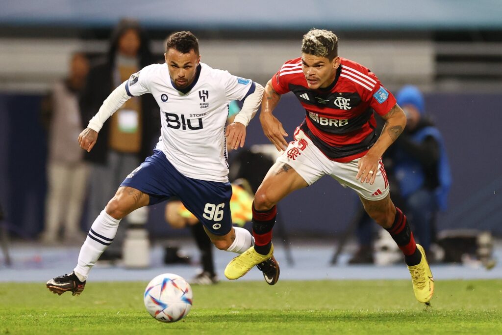 Flamengo se posiciona sobre interesse do Al Hilal em Ayrton Lucas, destaque no Mundial de Clubes
