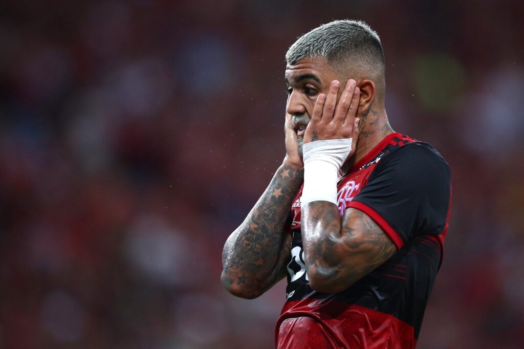 Gabigol se lamenta durante partida entre Flamengo e Independiente del Valle pela Recopa Sul-Americana de 2020
