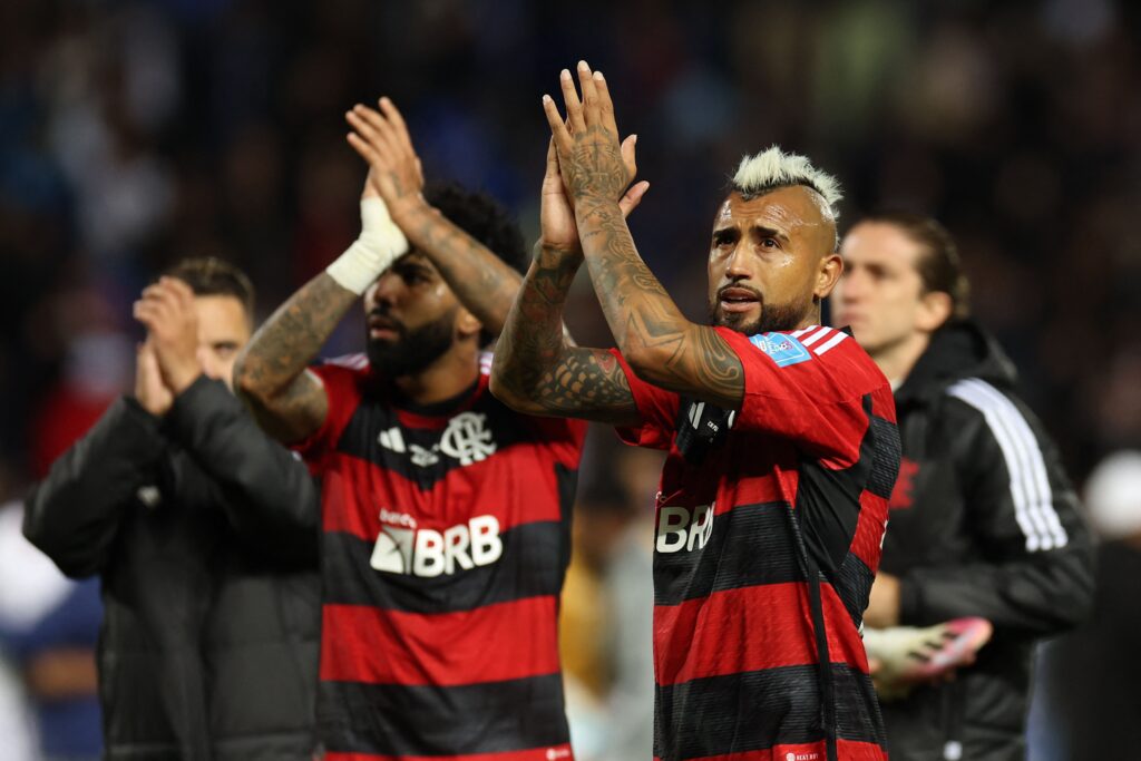 Gabigol e Vidal em eliminação do Flamengo para o Al Hilal no Mundial de Clubes