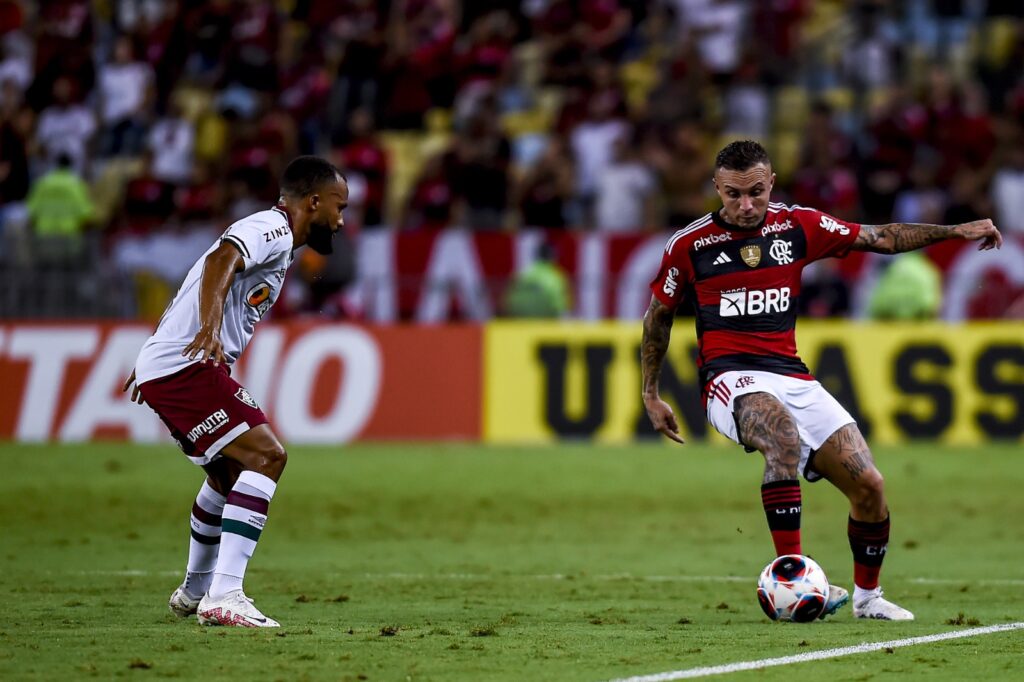 Cebolinha em jogo do Flamengo contra o Fluminense pelo Campeonato Carioca; jornalista opinou sobre favorito para clássico