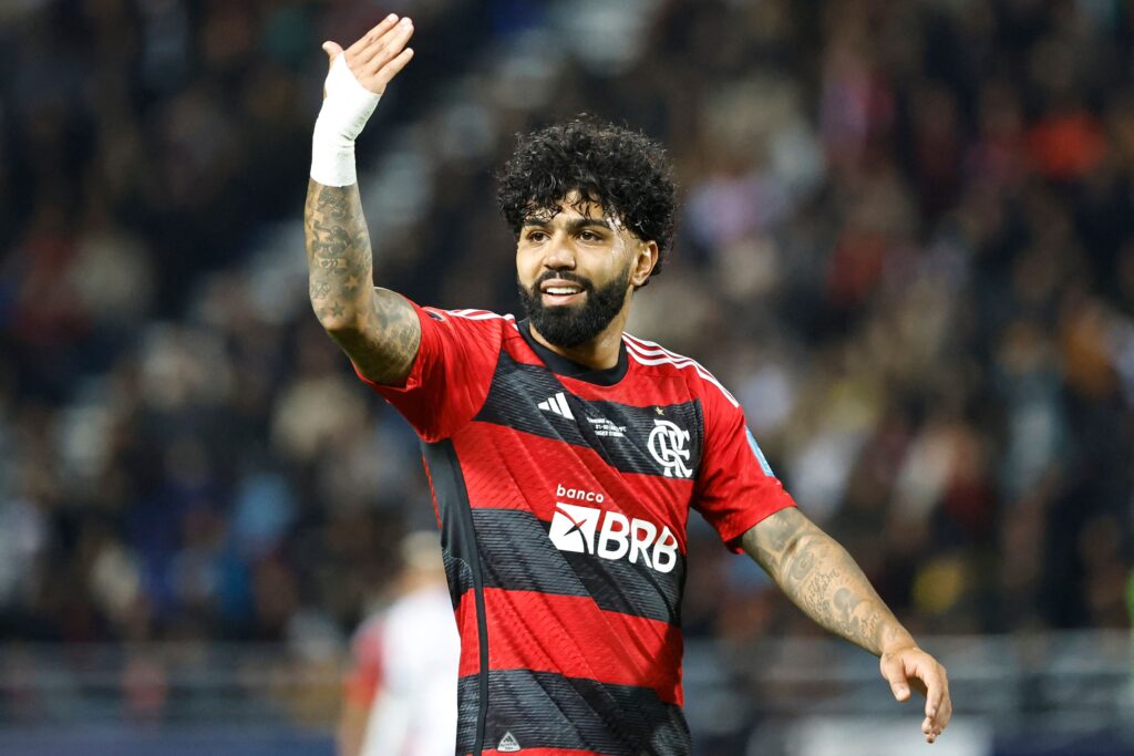 Gabigol em campo pelo Flamengo; Zinho criticou atuação do jogador e escolhas de Vitor Pereira em jogo contra o Vasco