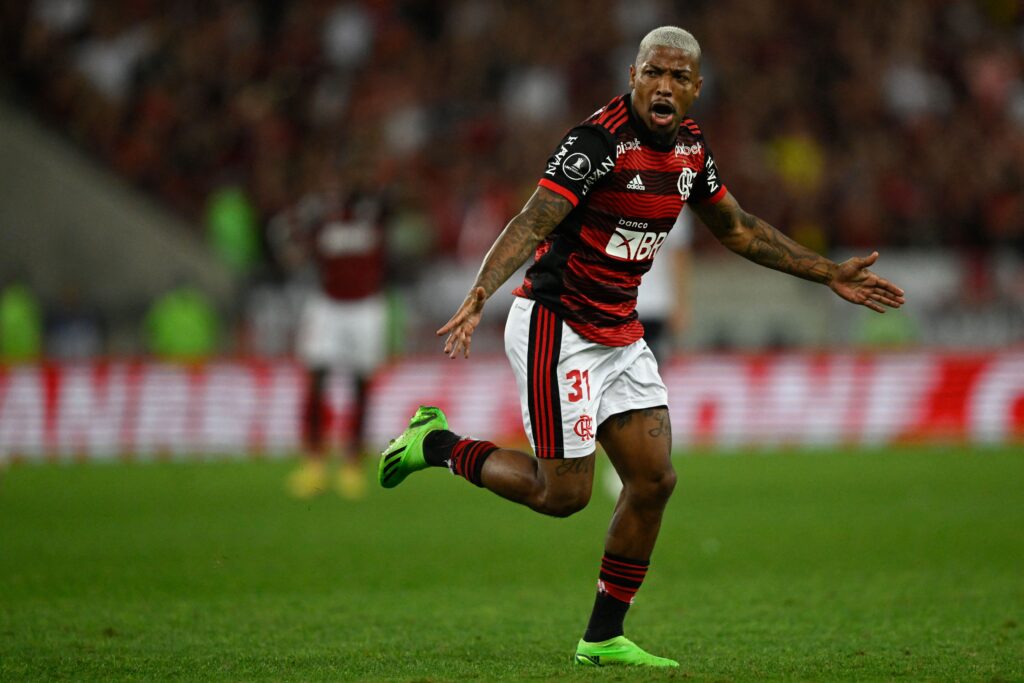 Marinho comemora gol pelo Flamengo; atacante negocia com Bahia, nova proposta por ângelo, interesse em Mateus Uribe, jogo do Sesc Flamengo e as últimas notícias