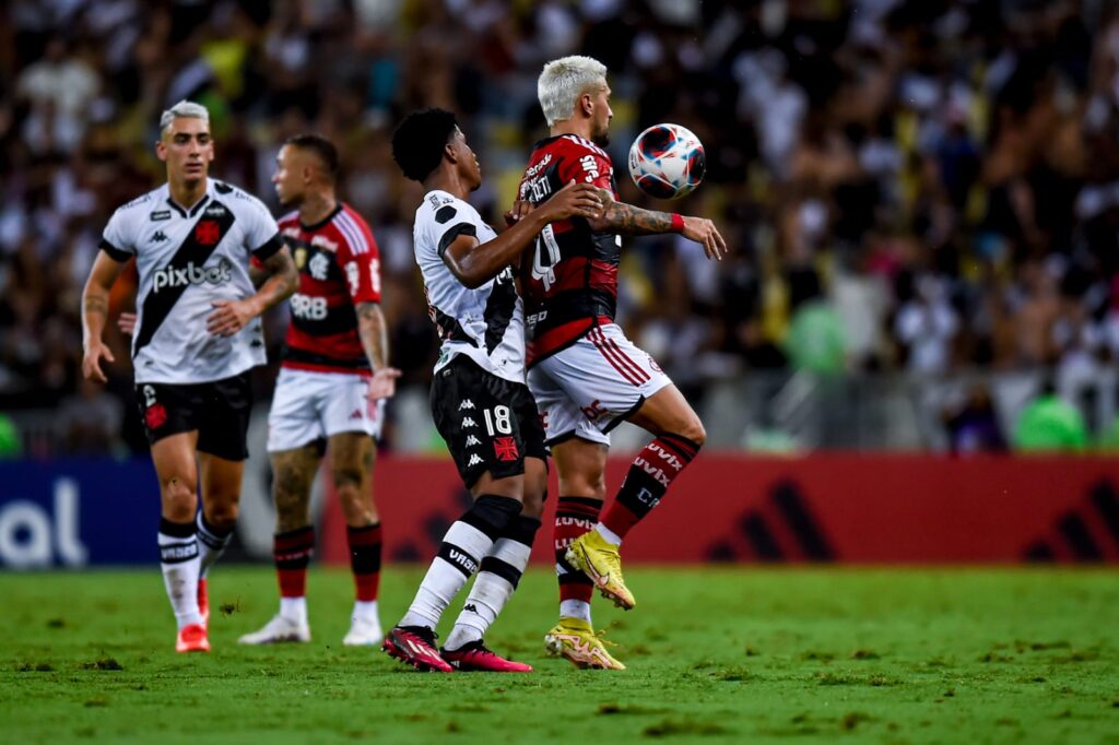Flamengo e Vasco se enfrentam com transmissão da Band