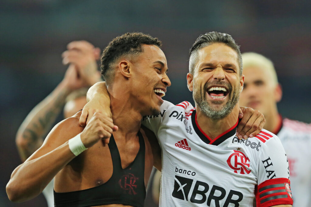Diego Ribas e Lázaro pelo Flamengo