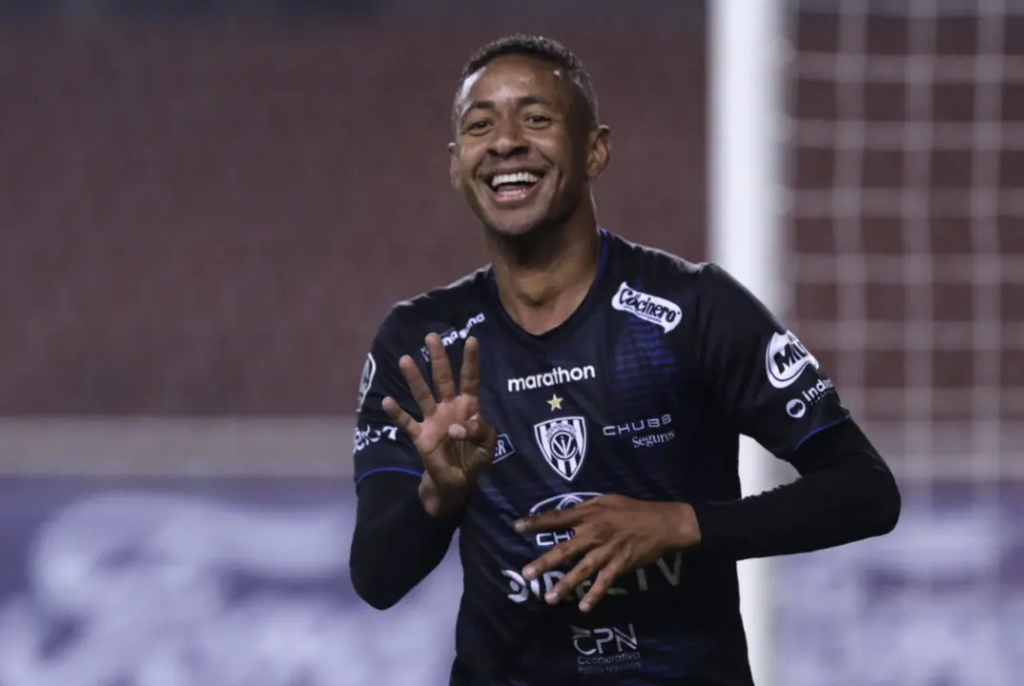 gabriel torres del_valle comemora quarto gol do sei time sobre o Flamengo na Libertadores de 2020