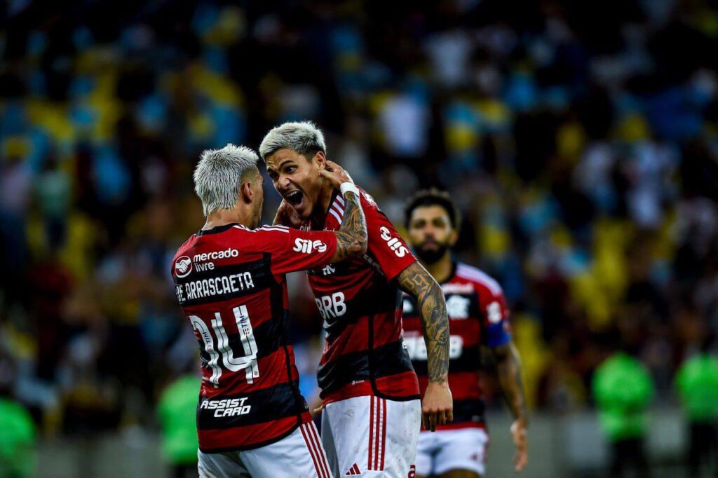Arrascaeta e Pedro comemoram gol do Flamengo