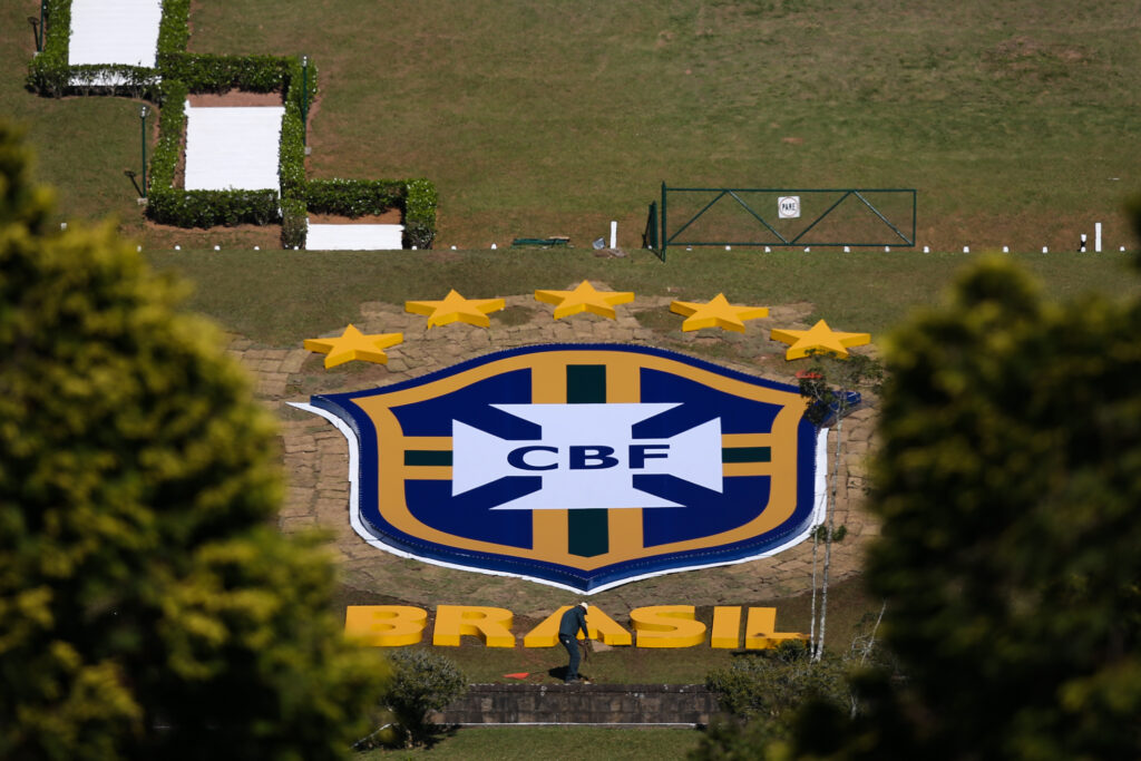 Jogadoras do Flamengo irão treinar na Granja Comary CBF