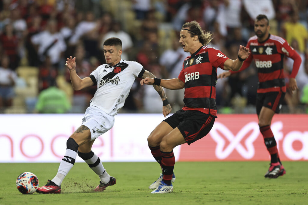 David Luiz em jogo entre Vasco e Flamengo