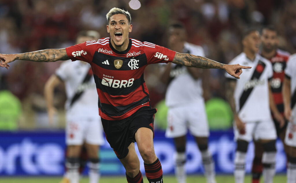 Pedro comemora gol em Flamengo x Vasco; veja tabela do clube no Carioca 2024