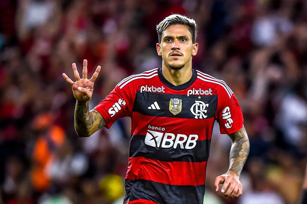 Pedro comemora gol do Flamengo na goleada por 8 a 2 sobre o Maringá na Copa do Brasil