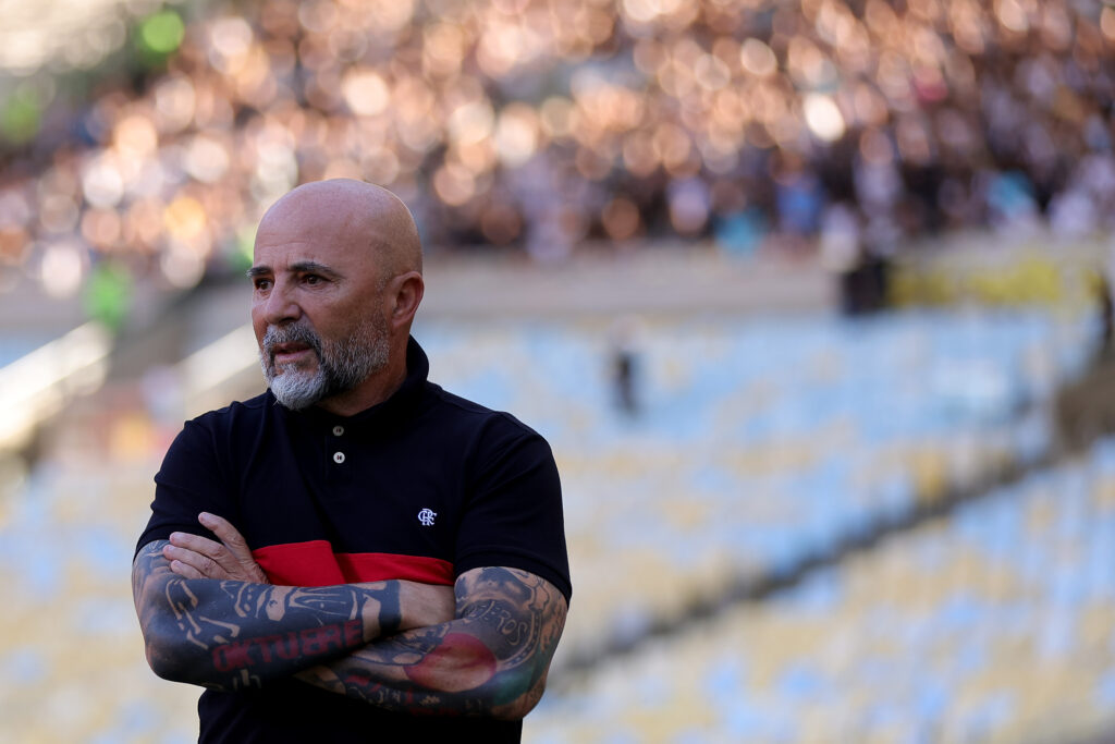 Jorge Sampaoli na beira do campo em Flamengo x Botafogo