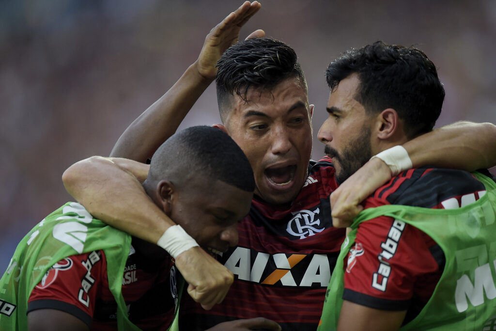 Chapecoense anuncia centroavante do Flamengo de 2019