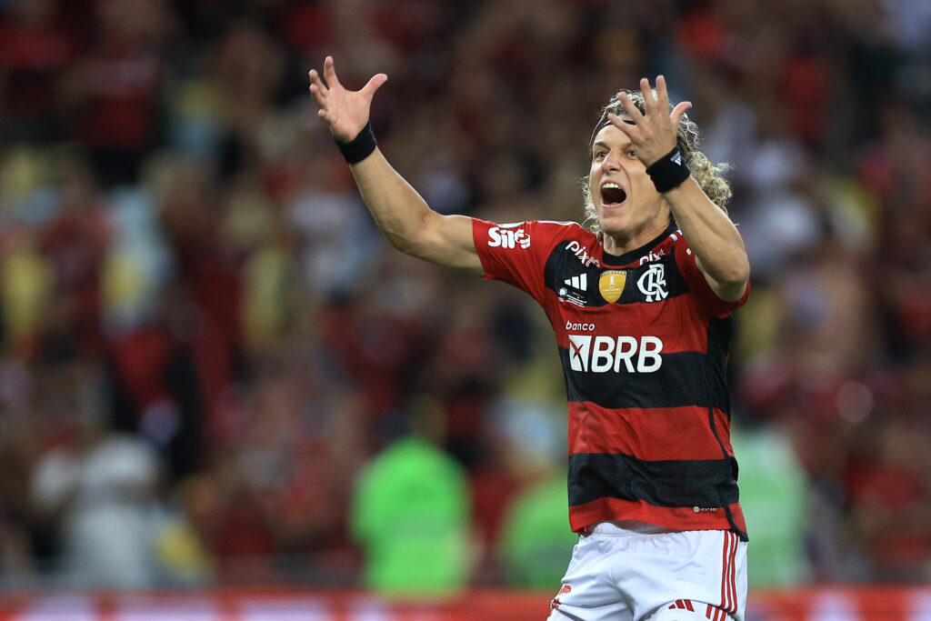 David Luiz em jogo do Flamengo; disputa de poder com Gabigol gera racha no elenco do Flamengo