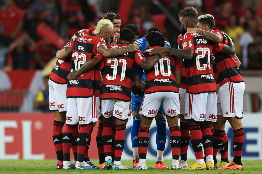 Jogadores do Flamengo se reúnem antes da partida