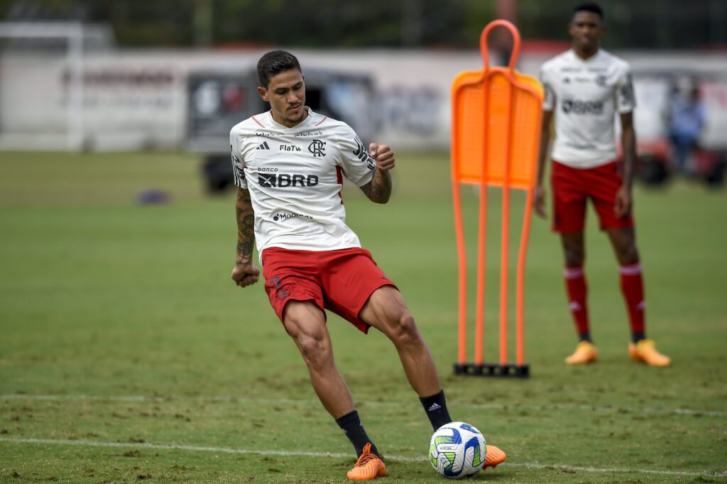 Pedro treina no Flamengo