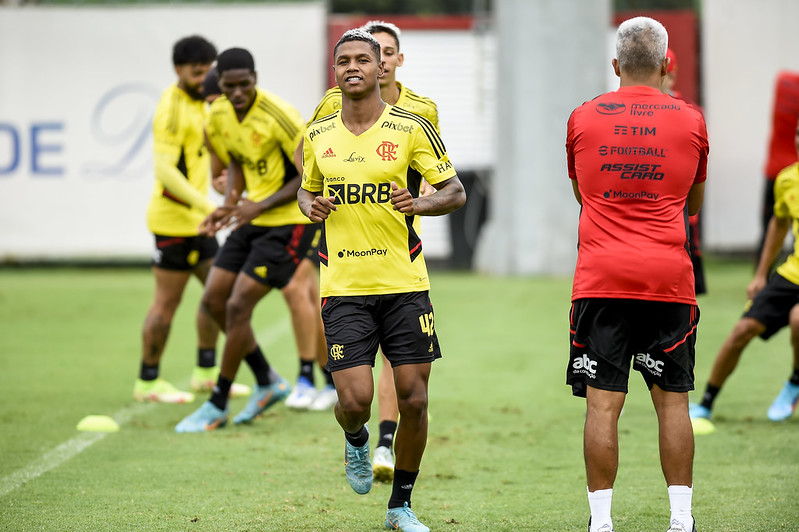 Matheus França, joia do Flamengo, desperta interesse do Crystal Palace