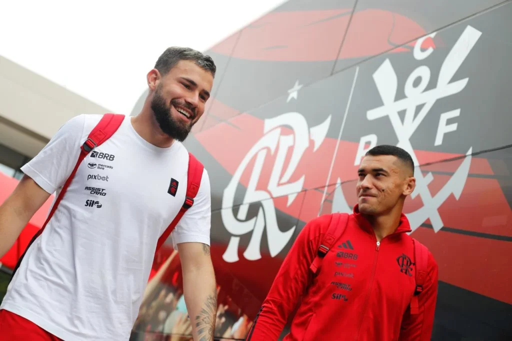 Após barrar Santos no Flamengo, Matheus Cunha sonha em repetir feito do camisa 1