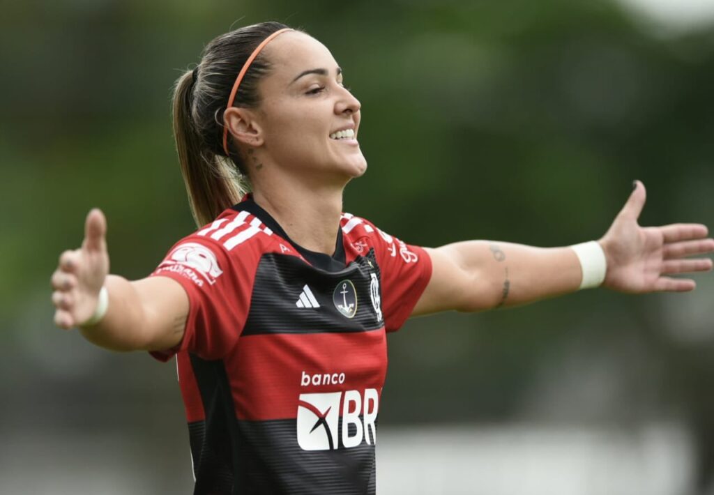 Crivelari comemora gol do Flamengo no Brasileirão Feminino