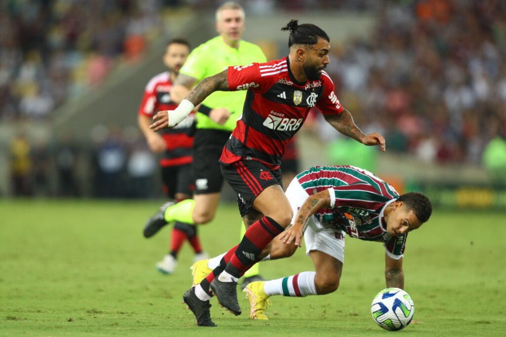 Gabigol em campo pelo Flamengo contra o Fluminense pela Copa do Brasil