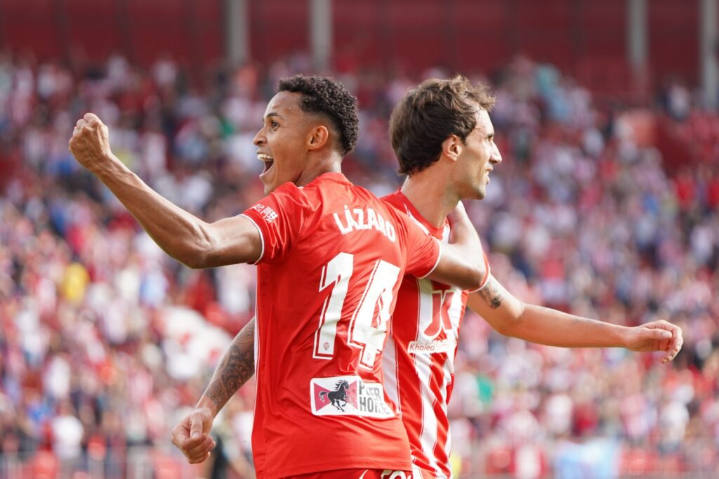 Lázaro comemora gol pelo Almería; cria do Flamengo marcou hat-trick e garantiu vitória do time no Campeonato Espanhol
