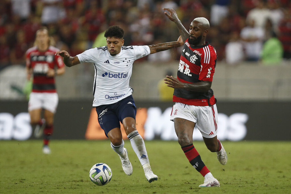 Flamengo e Cruzeiro se enfrentaram pela oitava rodada do Campeonato Brasileiro