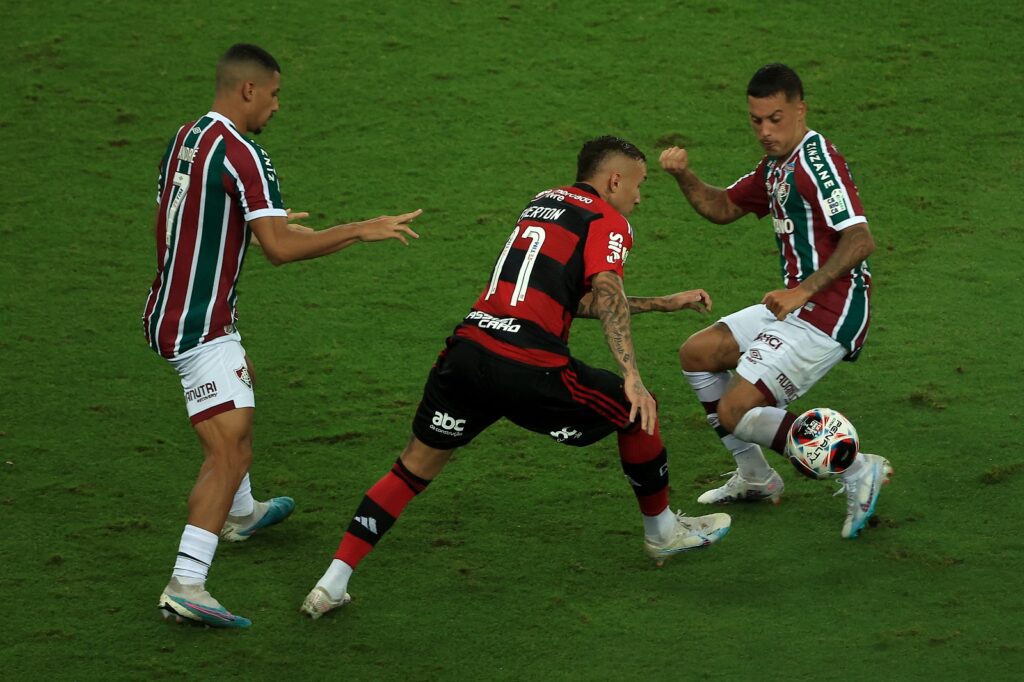 Cebolinha em campo em Flamengo x Fluminense; times se enfrentam pela Copa do Brasil, confira palpites
