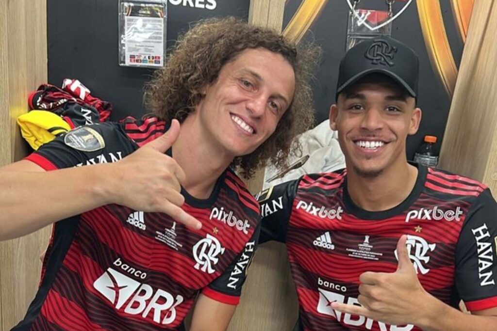 Victor Hugo e David Luiz