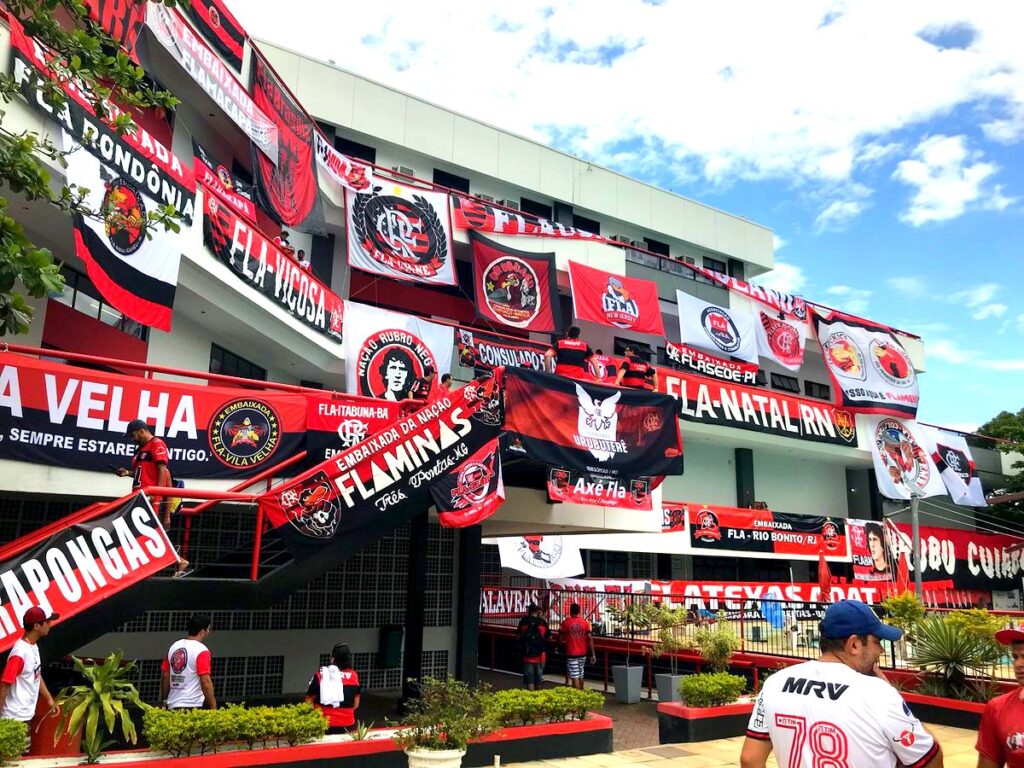 Uma das primeiras embaixadas anunciou que está saindo do projeto das embaixadas do Flamengo após impasse com a diretoria do clube