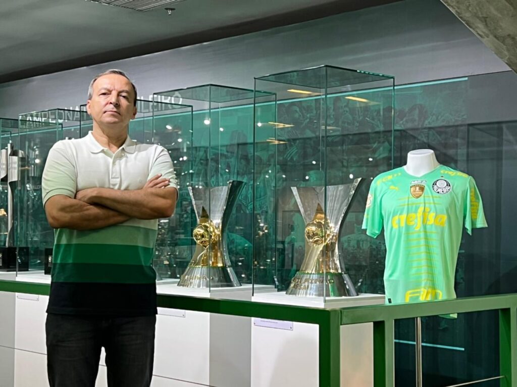Diretor do Palmeiras reforça fala de Leila sobre o Flamengo