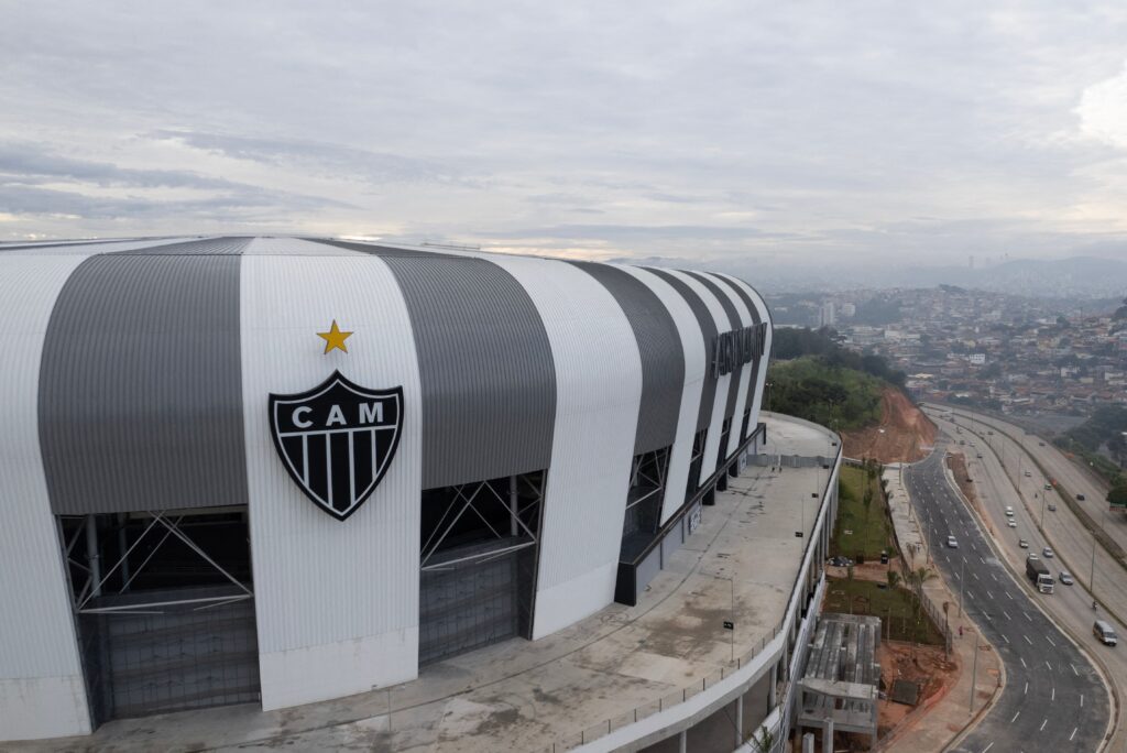 Dirigente do Atlético-MG admite que torcida não vai conseguir ver jogo em parte de novo estádio