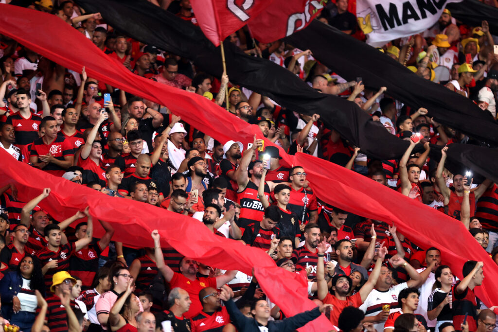 Torcida do Flamengo no Maracanã; clube divulgou informações sobre a venda de ingressos para partida contra o Cruzeiro pelo Brasileirão
