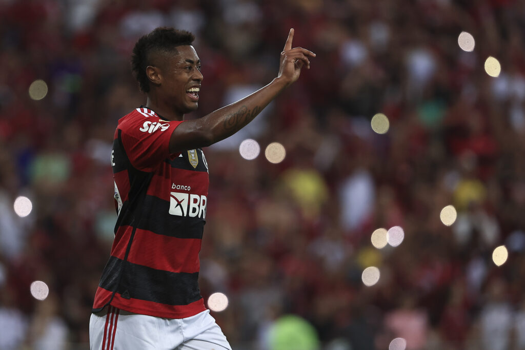 Bruno Henrique desfalca o Flamengo novamente. O atleta não viajou para enfrentar o Ñublense e completa 3 jogos sem atuar