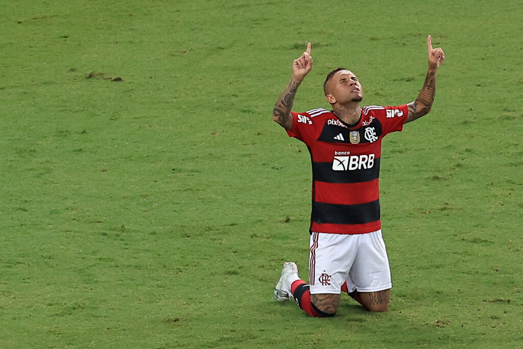 Após as reincidentes lesões e Cebolinha atuar no sacrifício, o departamento médico do Flamengo voltou a ser alvo de críticas