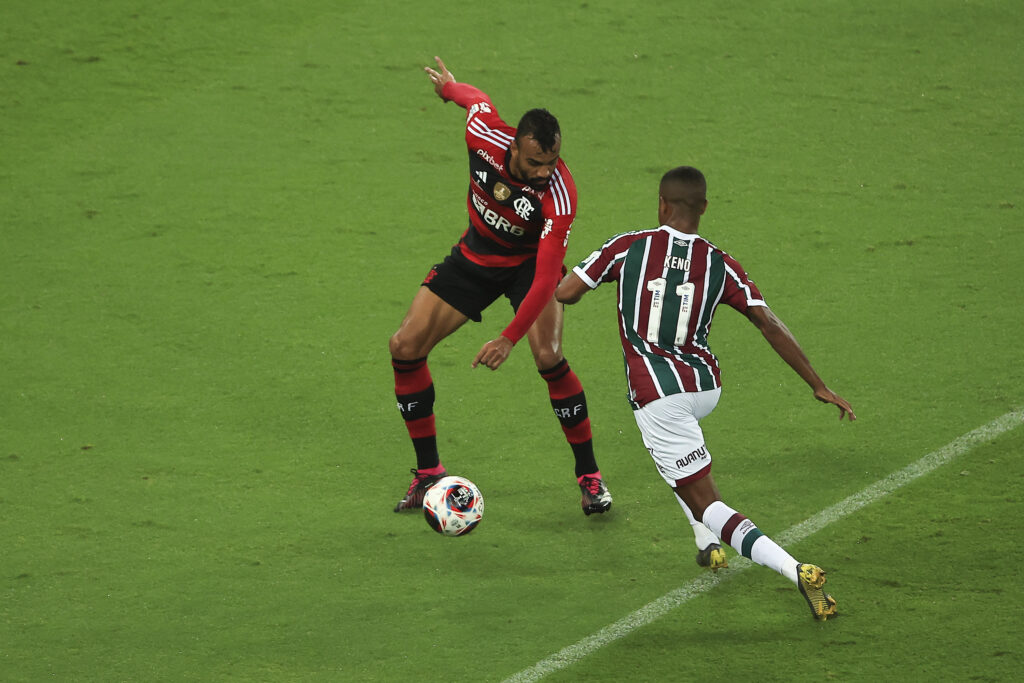 Fabrício Bruno em jogo entre Flamengo e Fluminense