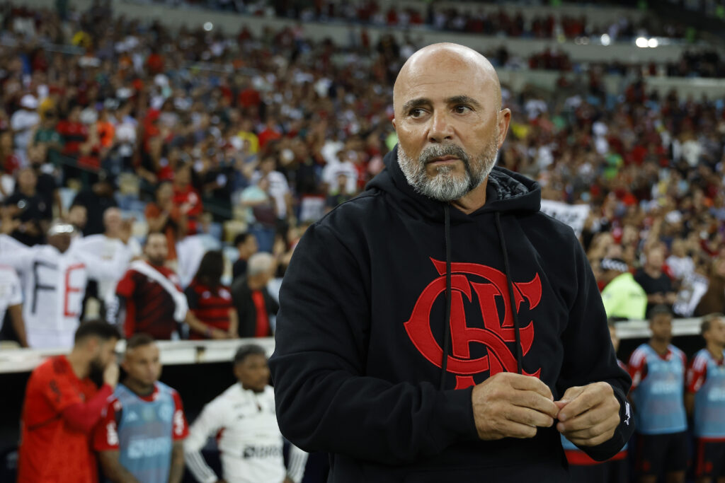 Jorge Sampaoli em jogo do Flamengo; treinador comentou vitória sobre o Fortaleza pelo Brasileirão em coletiva