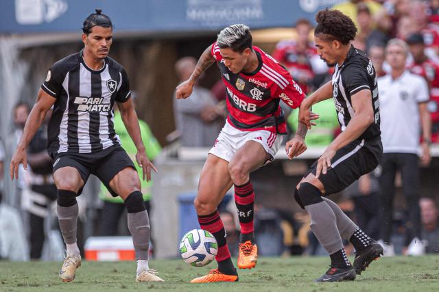 Derrota para o Botafogo quebra longo tabu do Flamengo em clássicos