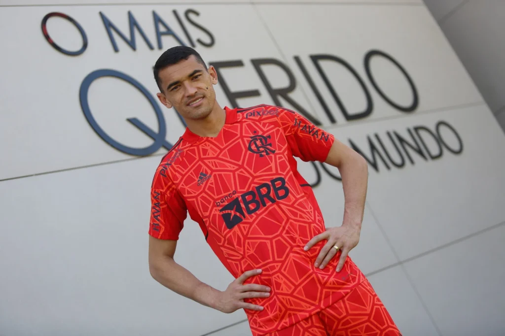As 5 camisas de goleiro do Flamengo mais bonitas desde 2013