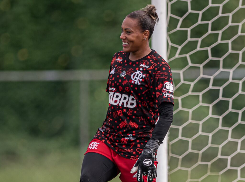 Bárbara em treino do Flamengo; goleira convocada pela Seleção para Copa do Mundo Feminina anunciou saída das redes sociais