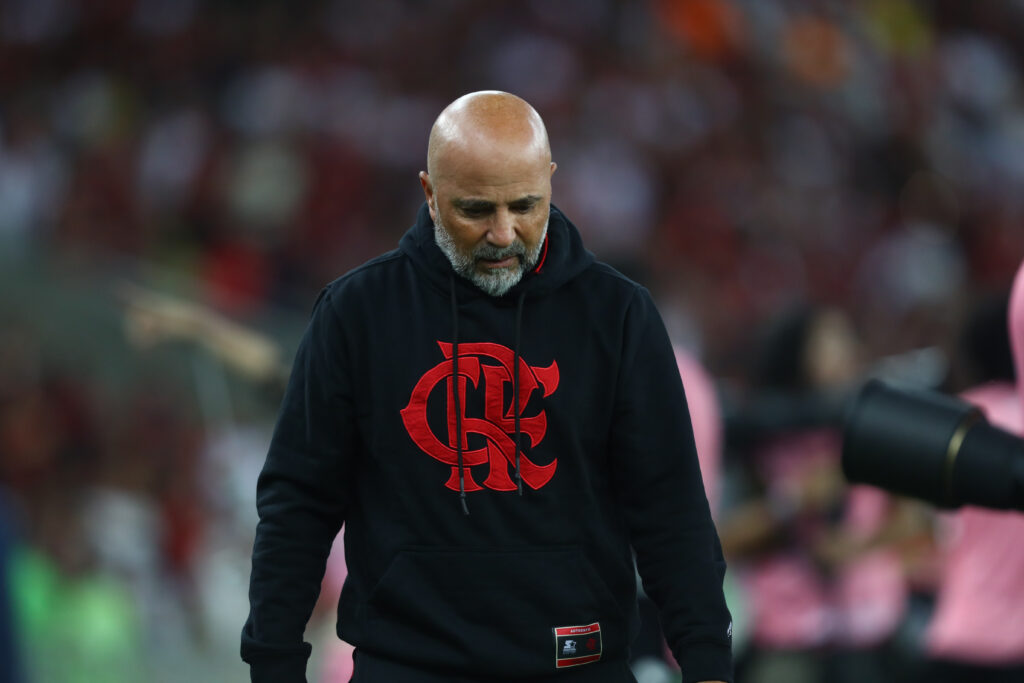 Com a chegada de Luiz Araújo e a melhora de Bruno Henrique, Sampaoli tem novas opções pro ataque do Flamengo, além de Pedro e Gabigol