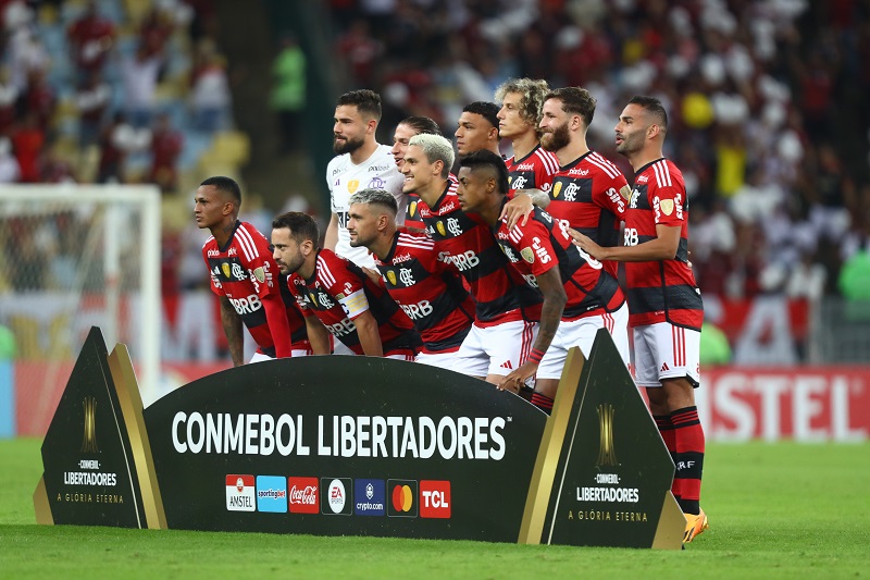 Time do Flamengo antes de jogo pela Libertadores no Maracanã; confronto com o Olimpia e as últimas notícias