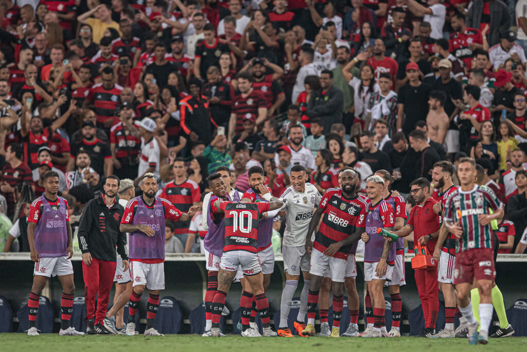 Para enfrentar o Vasco nesta segunda-feira (5), o Flamengo pode ter ausência importantíssima, descoberta no treino deste domingo (4)