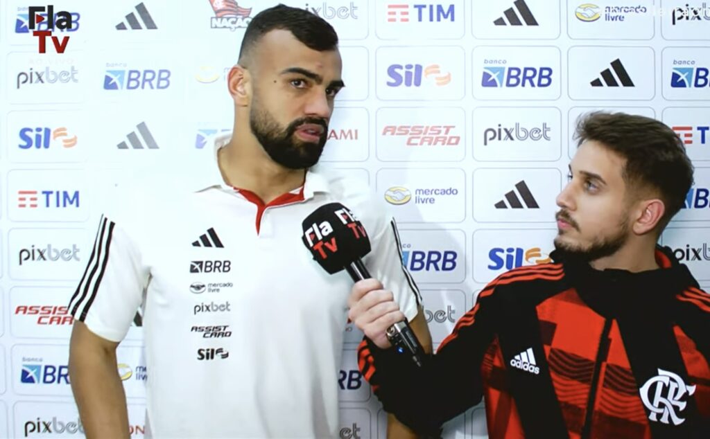 Fabrício Bruno dá entrevista à Fla TV: "Nós fizemos o jogo ficar fácil"