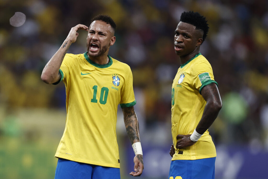 Talisca dá declaração assustadora sobre comparação entre Vinícius Júnior e Neymar