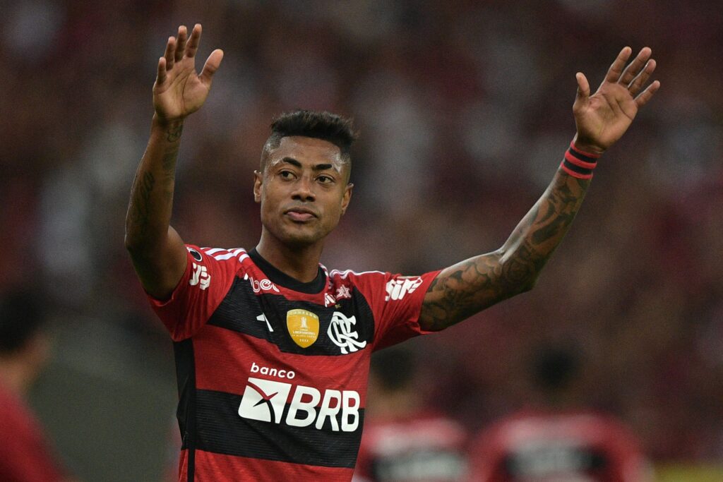 Bruno Henrique comemora gol pelo Flamengo na Libertadores